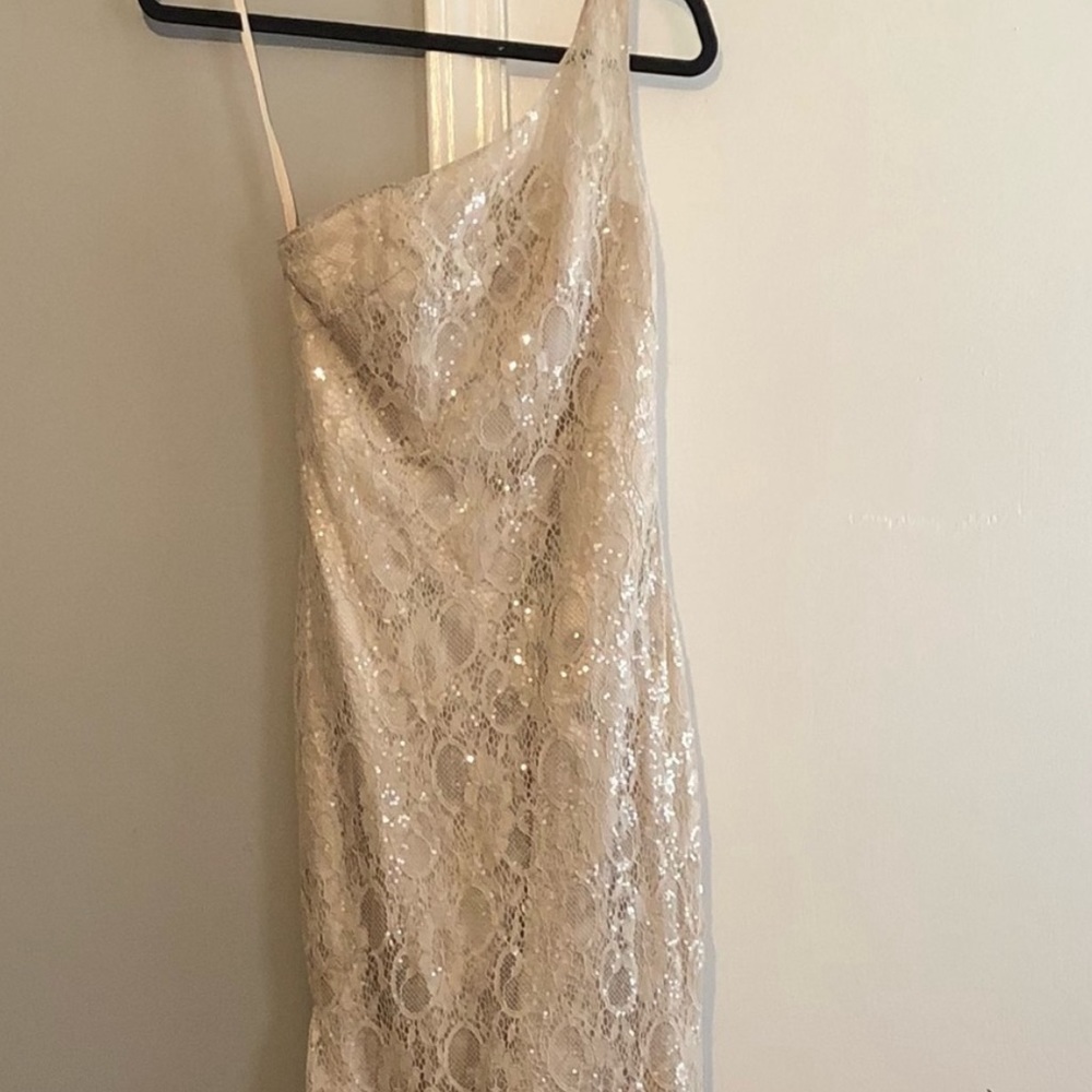 Allure Bridals Bridesmaids 6 gown